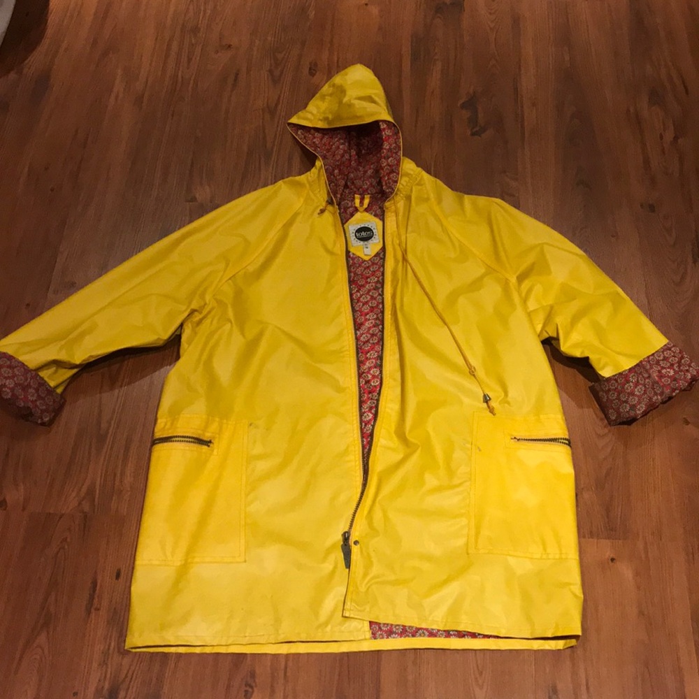 totes Yellow Trench Coat with Patterned Lining